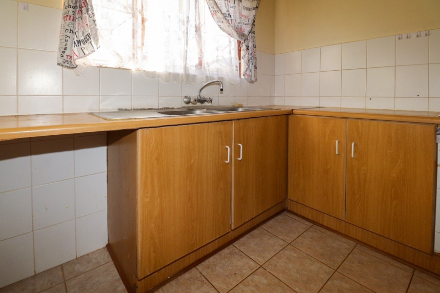 To Let 2 Bedroom Property for Rent in Flamwood North West